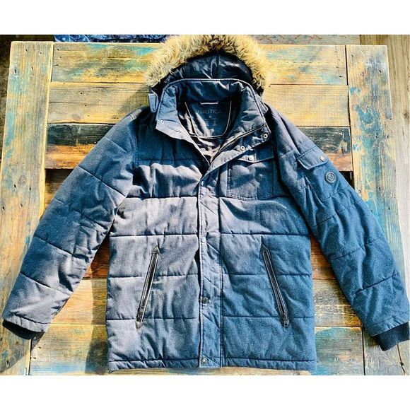 💥 Like New | Nautica | Down Puffer Winter Jacket | Navy | Size Medium 💥 - Picture 2 of 8